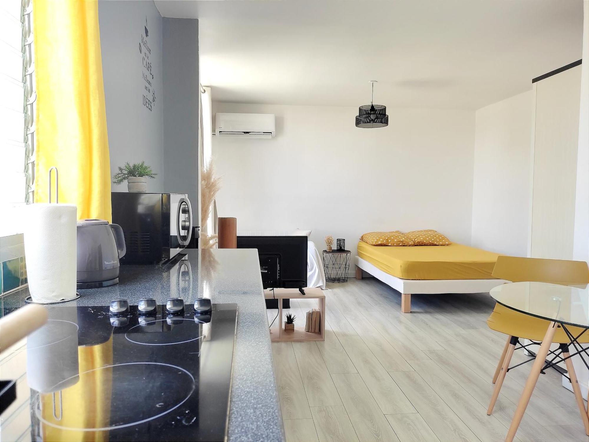 דירות פואנט-א-פיטרה Charmant Studio Idealement Situe A La Marina Du Gosier מראה חיצוני תמונה